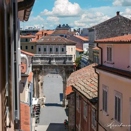Penthouse Leonarda With Private Parking * Pula