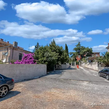 Penthouse Leonarda With Private Parking