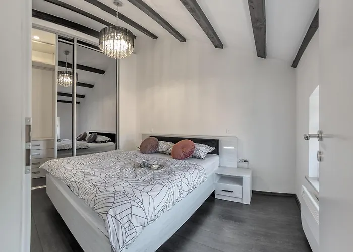 Penthouse Angels With Private Parking *